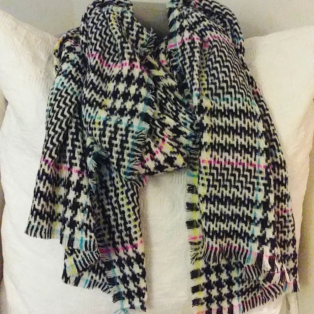 🎉2/$16 NWT True North Plaid Scarf